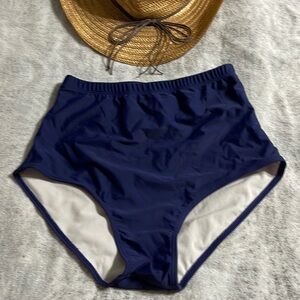 NWOT women’s navy swim bottoms L